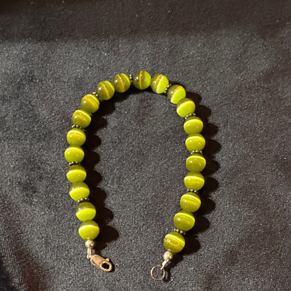 Vibrant Green Beaded Bracelet with silver clasp 7-7.25”